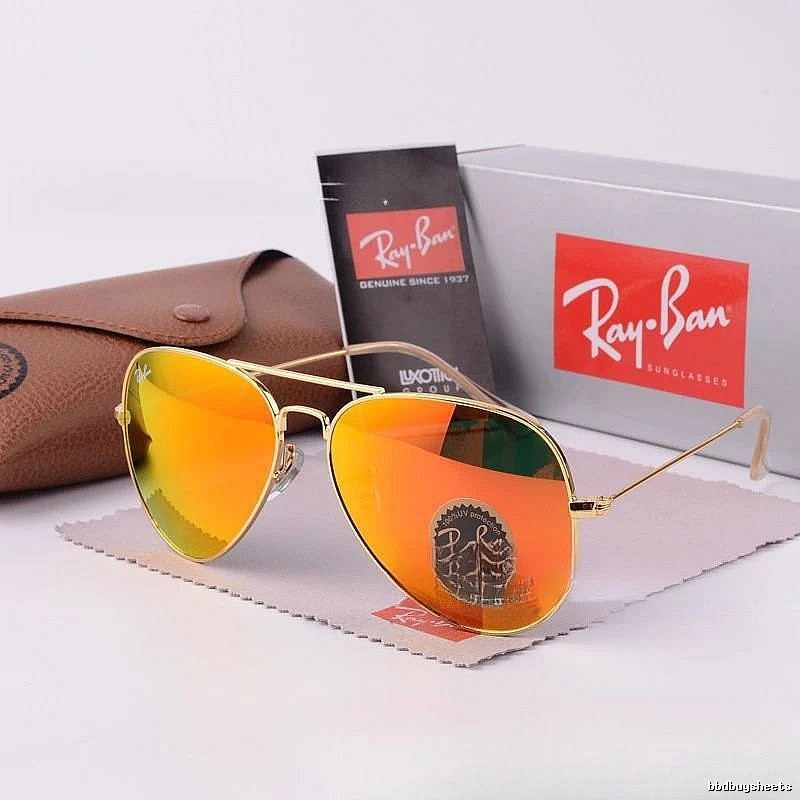 Ray-Ban Travel Aviator sunglasses Gold Tone Sunglasses with Modern Look
