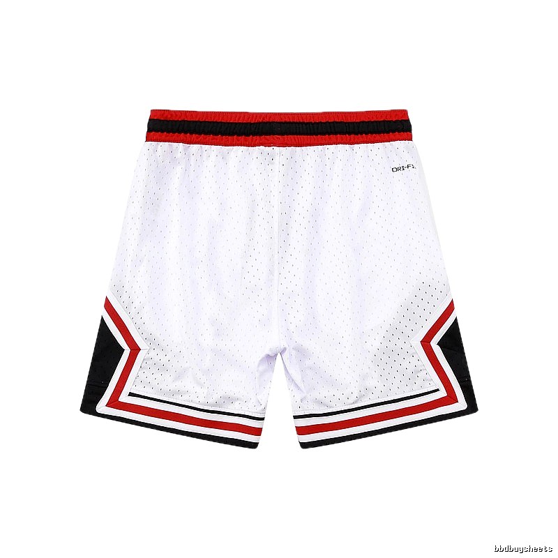 AJ sporty white shorts