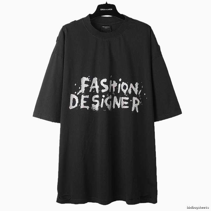Balenciaga's trendy and cool black T-shirt