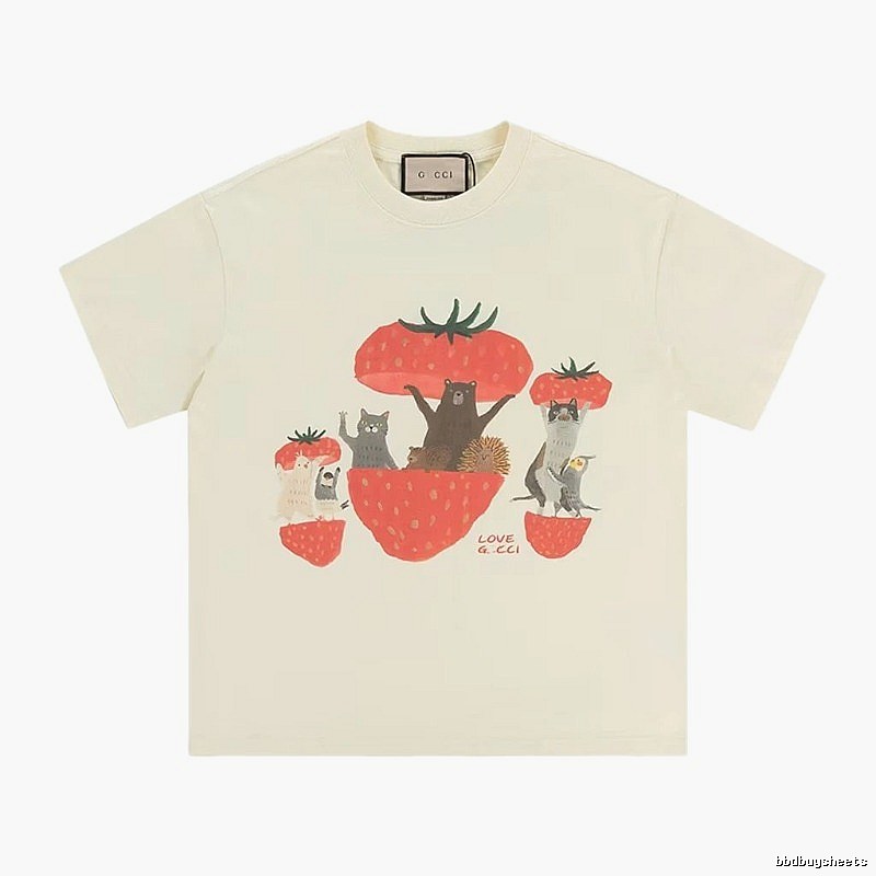 Gucci Strawberry & Animal Childlike Playful Off-white T-shirt