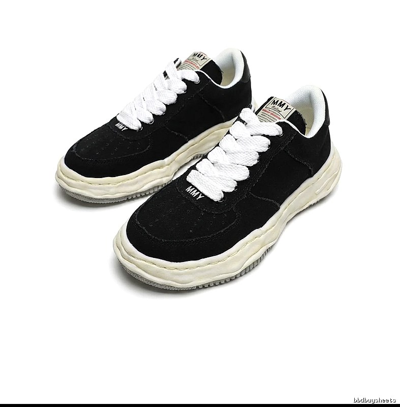 MMY retro-style black canvas shoes