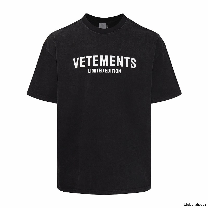 Monogram Statement graphic T-shirt Black Colorful Lucky for Layered Styling