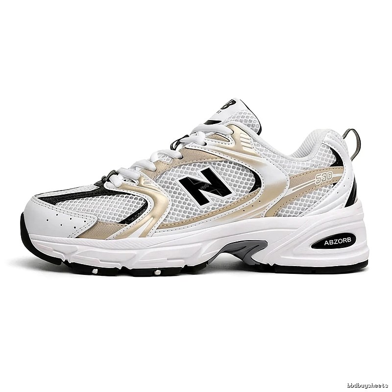 New Balance 580 retro-style sports shoes