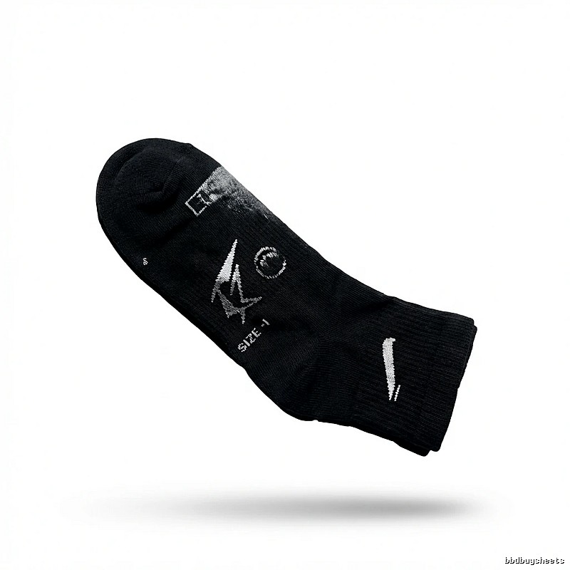 Nike black sporty gloves