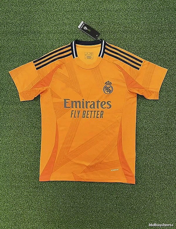 Real Madrid Casual Home soccer jersey White Real Madrid for Streetwear Looks