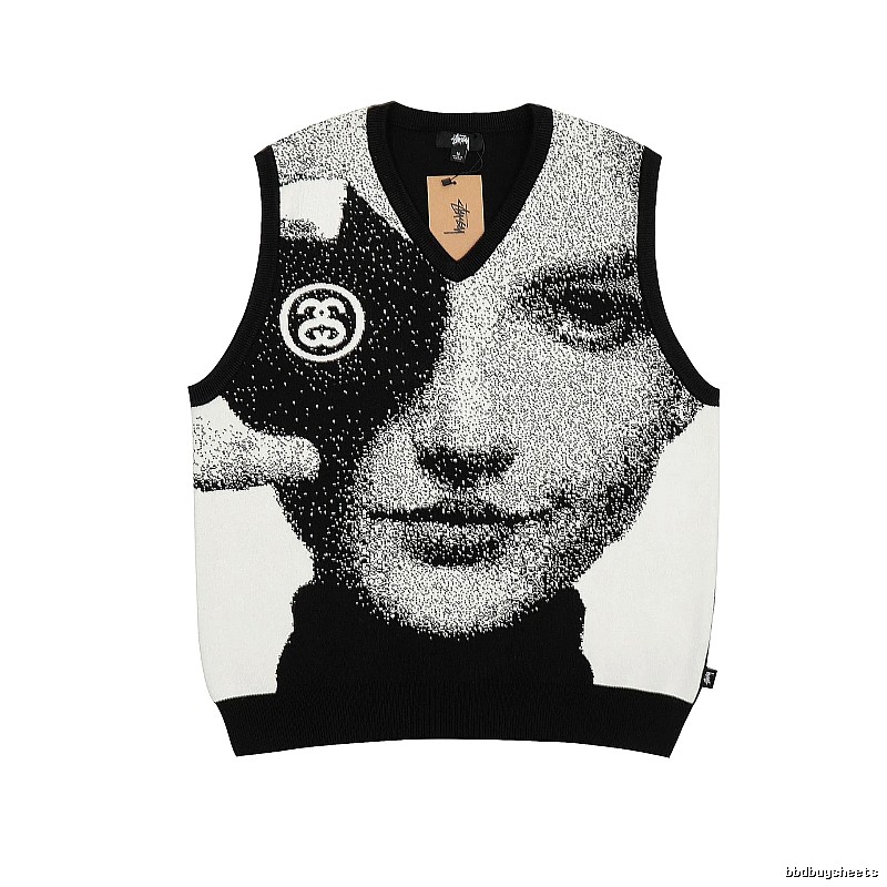 Stussy Black Swirl Graphic SweatShirt City Outfit