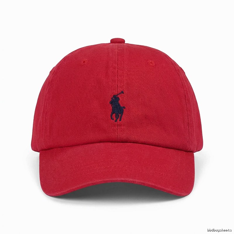 The classic and simple style red hat of Ralph Lauren