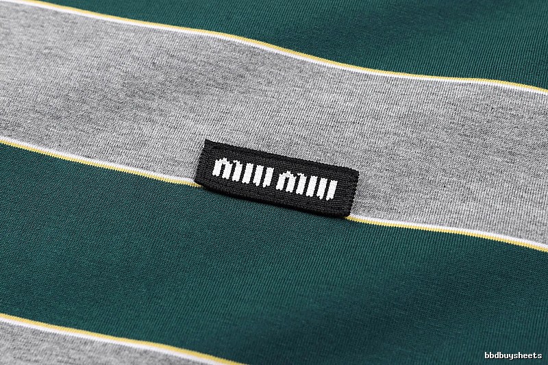 Travel Look Miu Miu Knit Top Graphic Front